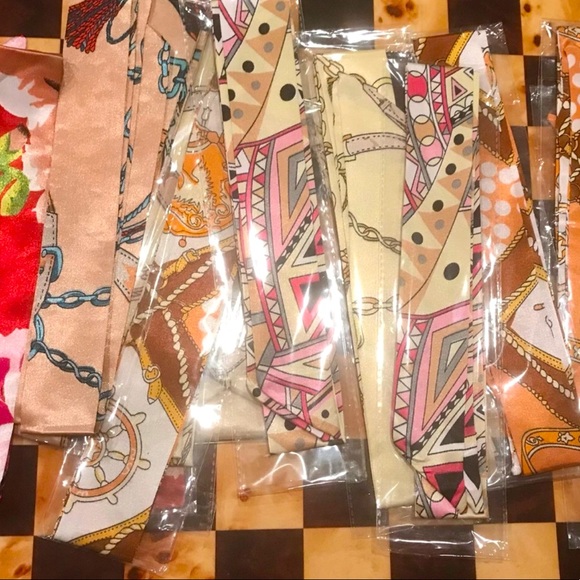 Twillies - Picture 2 of 2